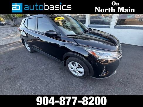 Used 2024 Nissan Kicks S FWD image 7