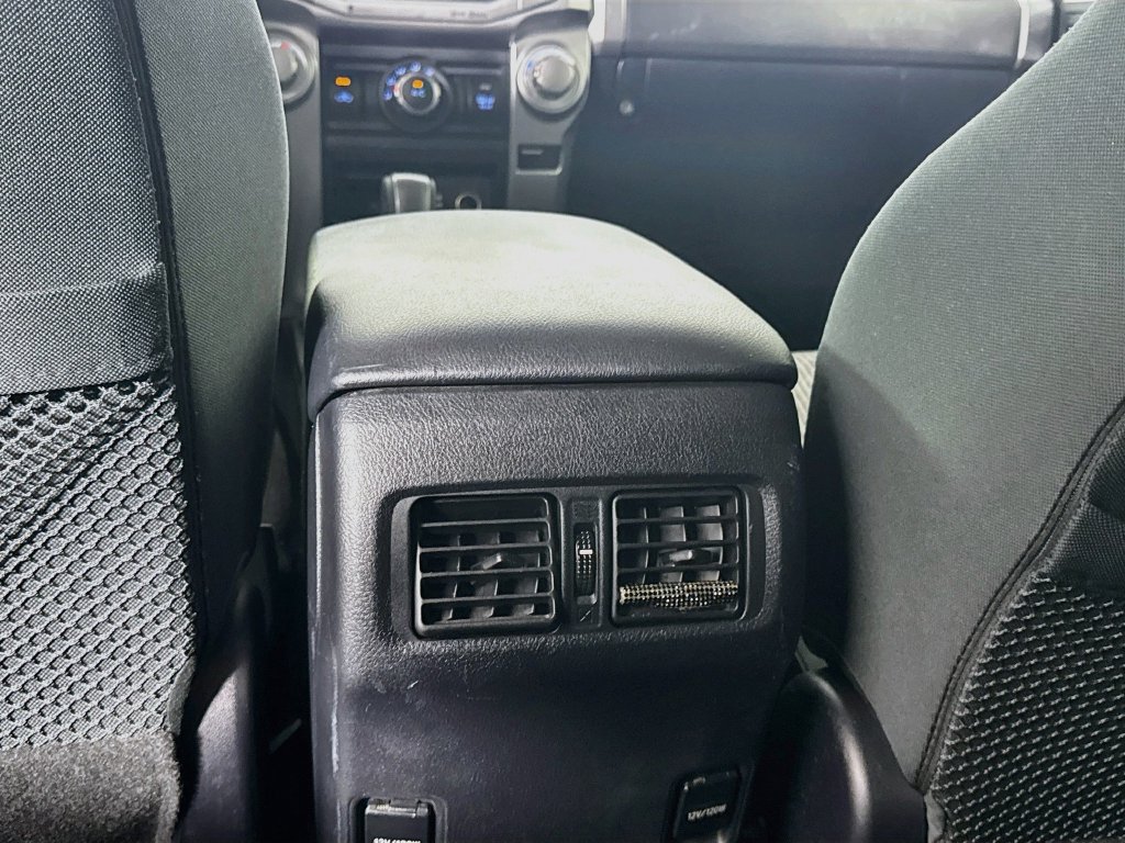 Used 2018 Toyota 4Runner SR5 AWD/4WD image 27