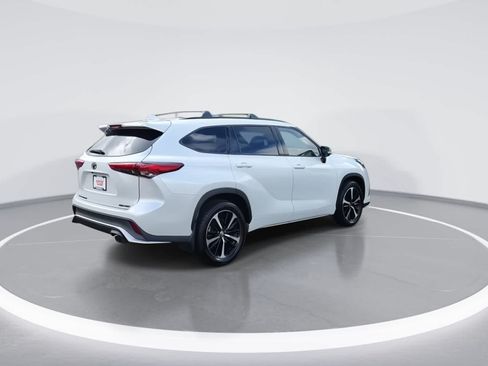 Used 2022 Toyota Highlander XSE AWD/4WD image 8