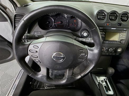 Used 2013 Nissan Altima 2.5 S w/ Premium Pkg image 19