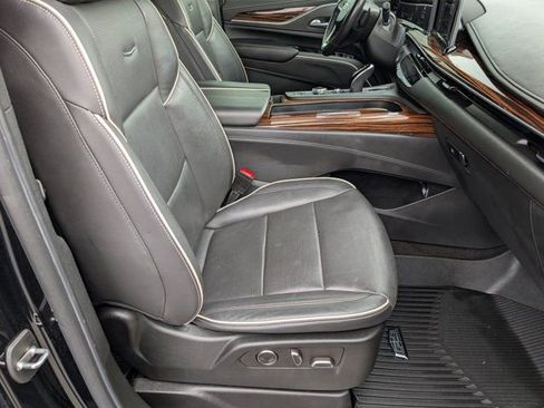 Used 2021 Cadillac Escalade ESV Premium Luxury w/ LPO, Illumination Package AWD/4WD image 28