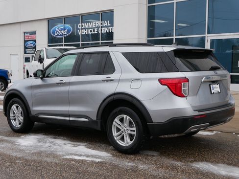 Used 2022 Ford Explorer XLT w/ Equipment Group 202A image 26