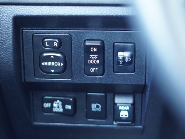 Used 2020 Toyota Tundra SR5 AWD/4WD image 26