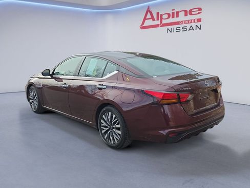 Used 2024 Nissan Altima 2.5 SV image 3