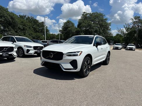 New 2026 Volvo XC60 B5 Core w/ Climate Package image 2