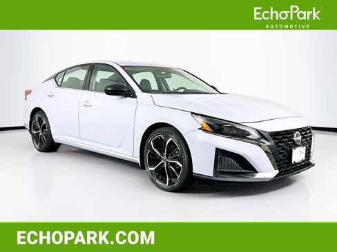 Used 2024 Nissan Altima 2.5 SR image 1