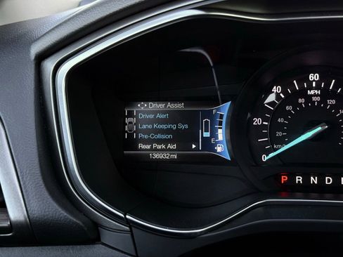 Used 2018 Ford Fusion SE w/ Equipment Group 602A FWD image 32