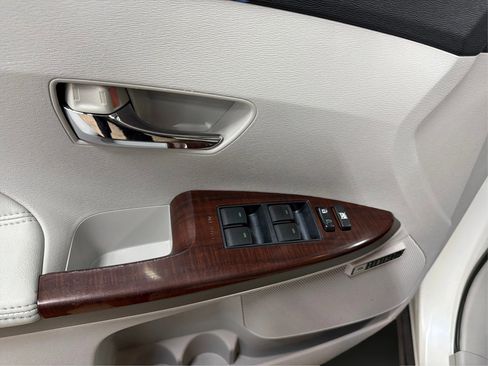 Used 2012 Toyota Venza XLE w/ XLE Premium Pkg image 31