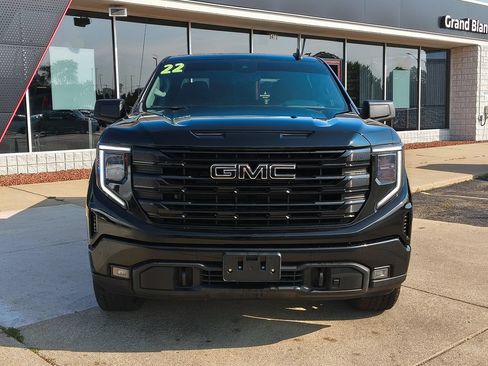 Used 2022 GMC Sierra 1500 Elevation w/ LPO, Elevation Black Package AWD/4WD image 2