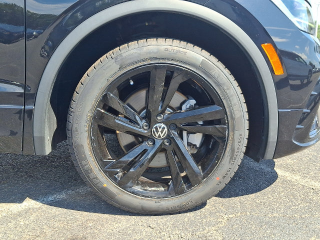 Used 2023 Volkswagen Tiguan SE R-Line AWD/4WD image 8