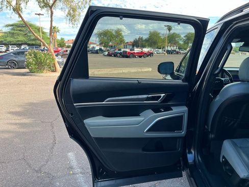 Used 2023 Kia Telluride EX X-Line image 25