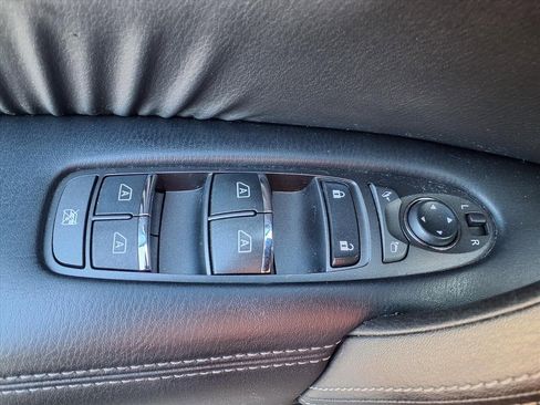 Used 2020 Nissan Armada Platinum w/ Captain's Chairs Package image 14