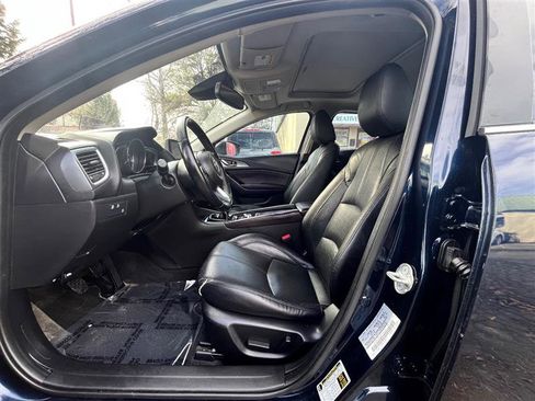 Used 2017 MAZDA MAZDA3 Grand Touring w/ Premium Equipment Package image 8