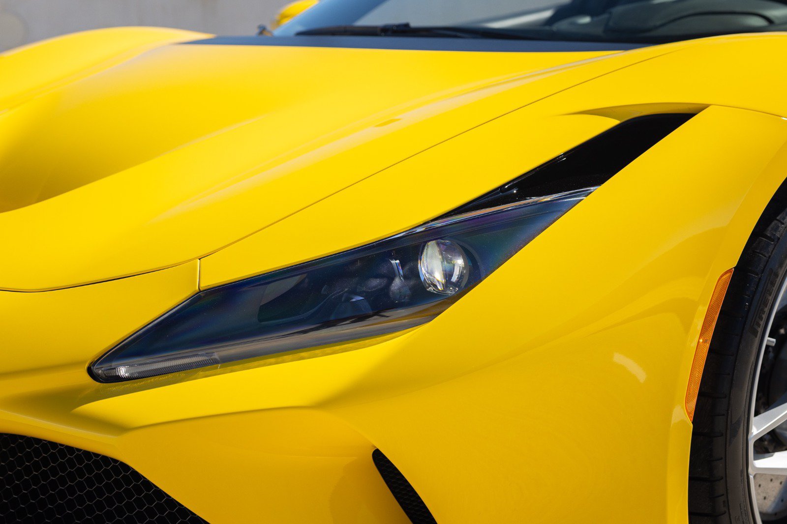 Used 2022 Ferrari F8 Tributo RWD image 23