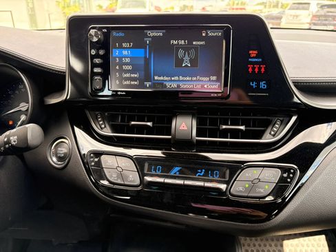 Used 2018 Toyota C-HR XLE FWD image 21