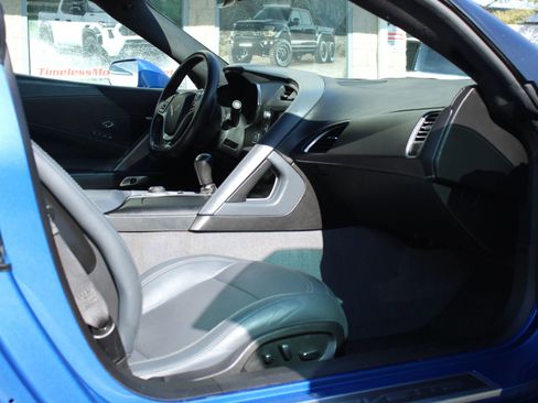Used 2015 Chevrolet Corvette Z06 w/ 3LZ Preferred Equipment Group image 7