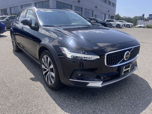 Certified 2023 Volvo V90 B6 Cross Country Plus AWD/4WD image 1