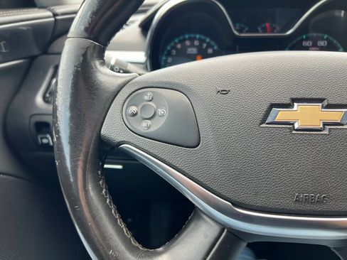 Used 2019 Chevrolet Impala LT FWD image 21