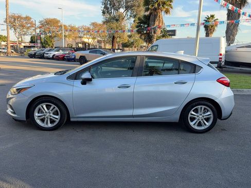 Used 2017 Chevrolet Cruze LT image 7