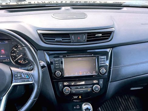 Used 2018 Nissan Rogue SL w/ Premium Package image 7