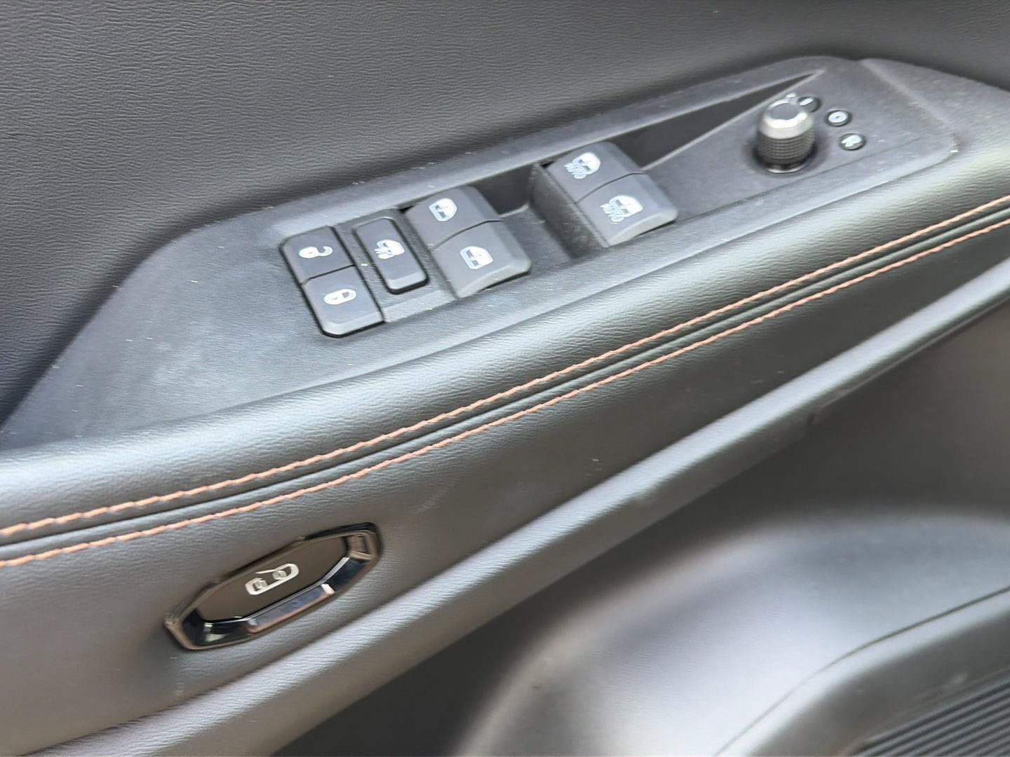 Used 2026 Jeep Cherokee Limited AWD/4WD image 7