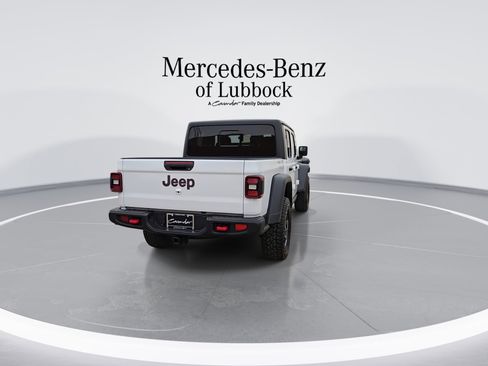 Used 2024 Jeep Gladiator Rubicon w/ Technology Group image 8