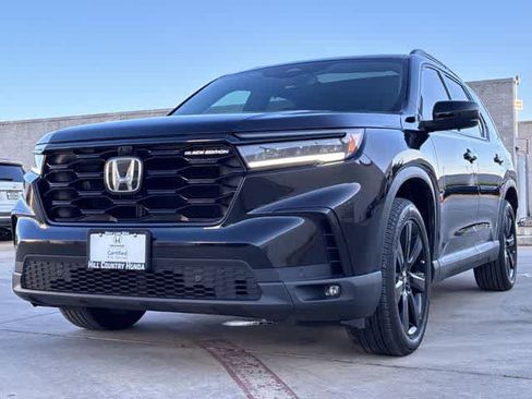 Certified 2025 Honda Pilot Black Edition image 11