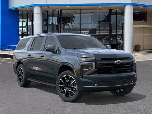 New 2026 Chevrolet Suburban RST image 7