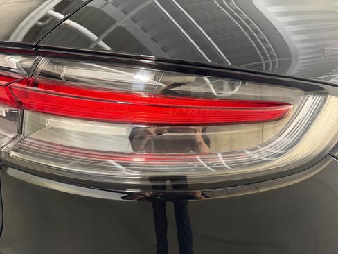 Certified 2026 Porsche Macan AWD/4WD image 14