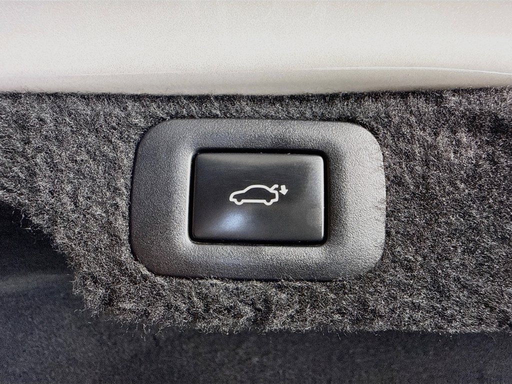 Used 2021 Lexus LS 500 w/ Accessory Package (Z2) RWD image 35