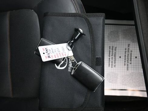 Used 2023 MAZDA CX-5 AWD 2.5 S w/ Premium Package image 12