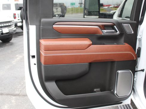 Used 2024 GMC Sierra 3500 Denali Ultimate image 18