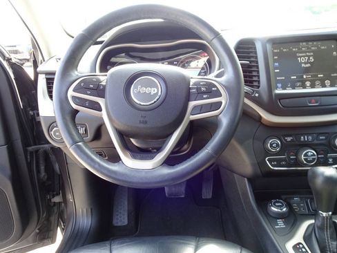 Used 2017 Jeep Cherokee Limited AWD/4WD image 18