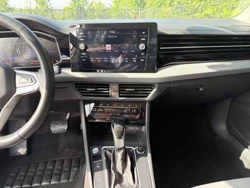 Used 2025 Volkswagen Jetta SE FWD image 20