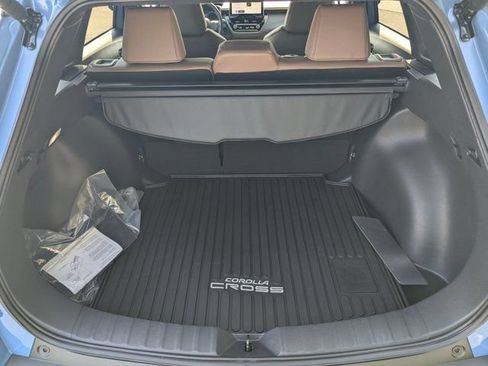 Used 2026 Toyota Corolla Cross XLE w/ Convenience Package FWD image 16