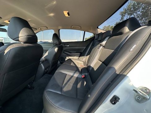 Certified 2022 Nissan Altima 2.5 SR image 10