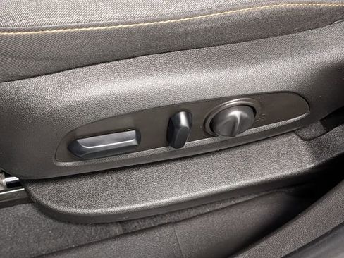 Certified 2022 Chevrolet Equinox LT FWD image 11