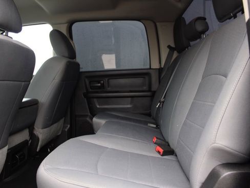 Used 2016 RAM 2500 Tradesman w/ Chrome Appearance Group image 27