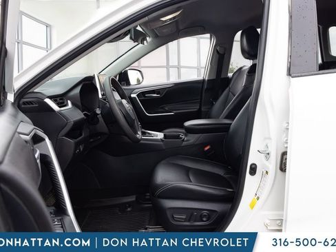 Used 2025 Toyota RAV4 XLE FWD image 3