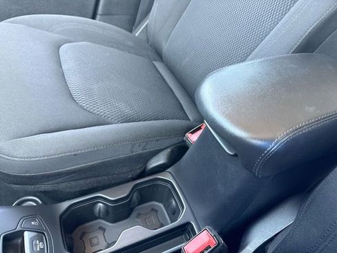 Used 2018 Jeep Renegade Altitude AWD/4WD image 21