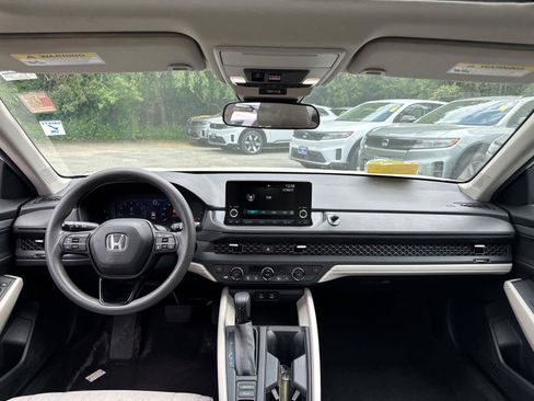 Used 2024 Honda Accord EX image 31