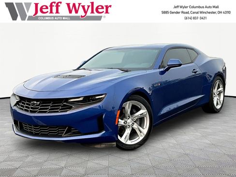 Used 2021 Chevrolet Camaro LT RWD image 1