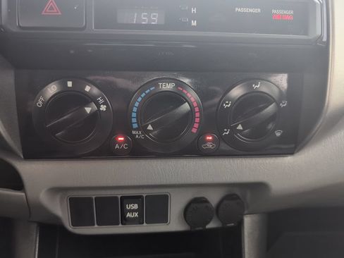Used 2014 Toyota Tacoma PreRunner w/ SR5 Package RWD image 20
