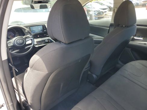 Used 2021 Hyundai Elantra SEL image 10
