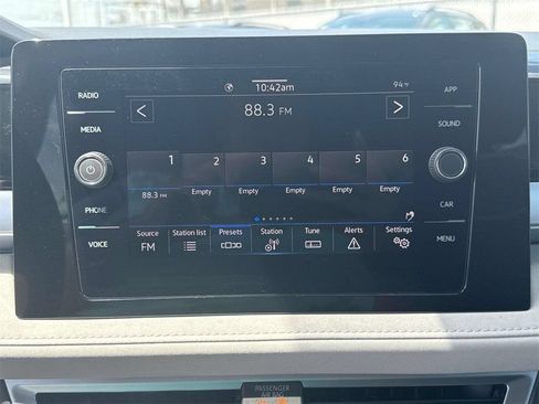 Used 2025 Volkswagen Taos SE FWD image 34