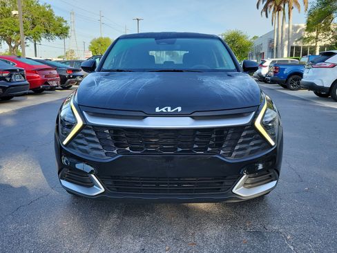 Used 2025 Kia Sportage LX image 2