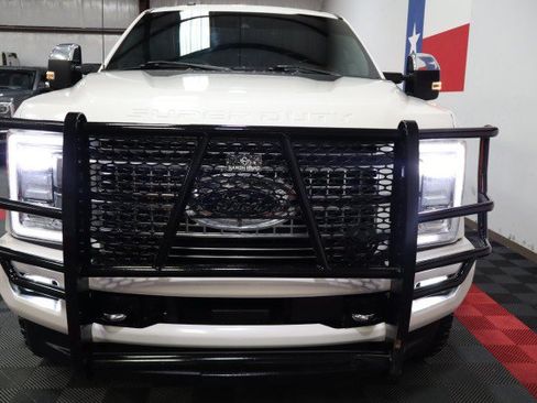 Used 2017 Ford F350 Platinum w/ Platinum Ultimate Package AWD/4WD image 27