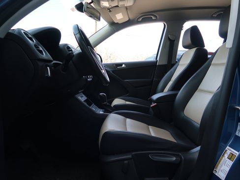 Used 2017 Volkswagen Tiguan S image 26