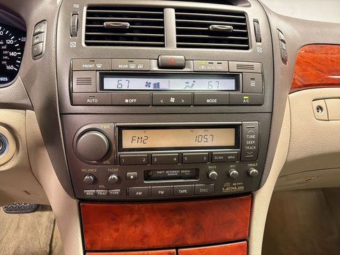 Used 2002 Lexus LS 430 RWD image 23