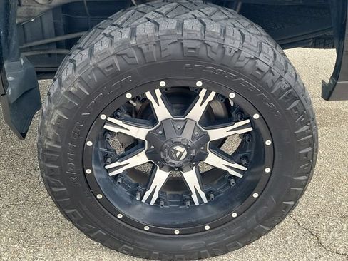 Used 2018 Chevrolet Silverado 1500 Custom w/ Custom Value Package AWD/4WD image 7